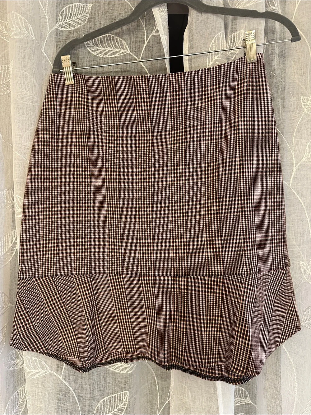 White House Black Market Burgundy and Black Plaid Mini Skirt with Ruffle Hem - Picture 1 of 7